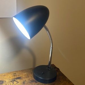 Matte black desktop lamp with silver gooseneck